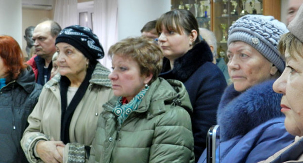 Жильцы разрушенного дома собрались в администрации Дзержинского района Волгограда. 29 декабря 2015 г. Фото Татьяны Филимоновой для "Кавказского узла"