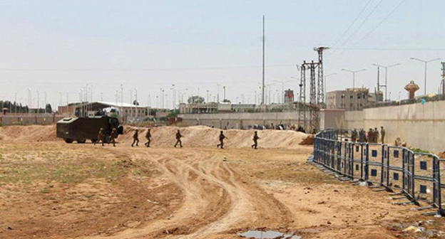 Граница Турции и Сирии. Фото: http://russian.irib.ir/news/ближний-восток/item/265294-bild-о-турецких-закупках-нефти-у-игил-россия-оказалась-права