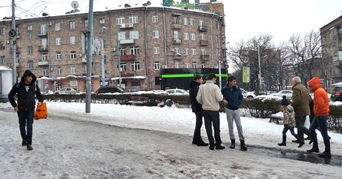Жители Еревана на улицах города. Фото Армине Мартиросян для "Кавказского узла"