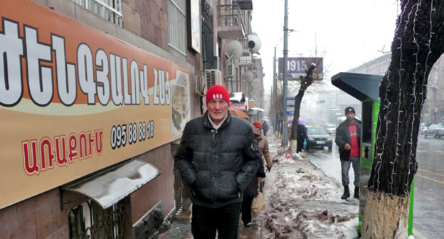 Жители Еревана на улицах города. Фото Армине Мартиросян для "Кавказского узла"