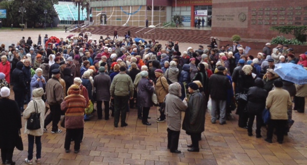 Участники митинга сочинских пенсионеров 15 января 2015 года. Фото Светланы Кравченко для "Кавказского узла"
