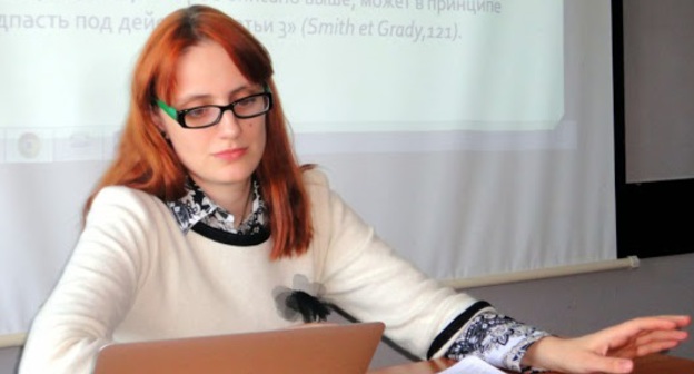 Адвокат "Правовой инициативы" Ольга Гнездилова. Фото: https://article20.org/news/v-khode-obyska-po-delu-golosa-sledovatel-vytolkal-advokata-z