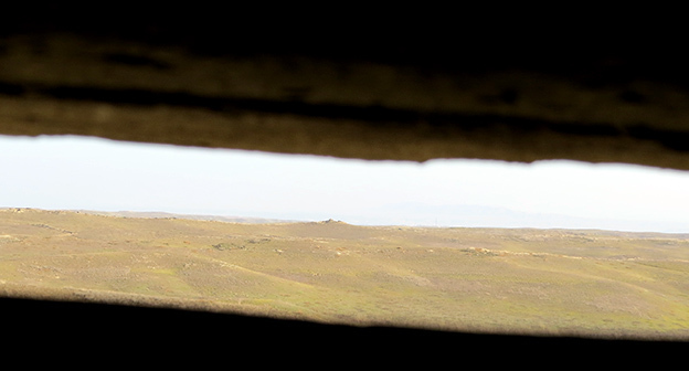 Пост азербайджанской стороны хорошо виден с карабахских позиций. Фото Алвард Григорян для "Кавказского узла"