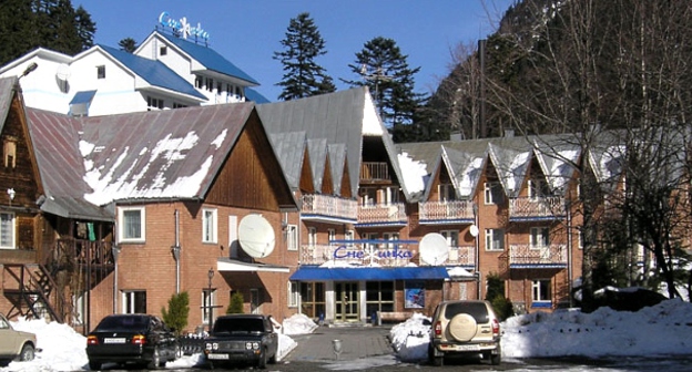 Гостиничный комплекс "Снежинка" в поселке Домбай. Фото: "Магия-отдыха.рф"
