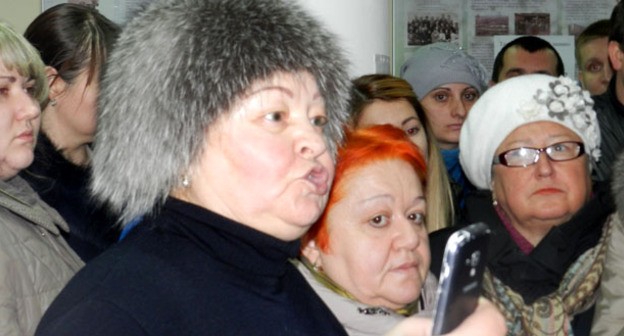 Жители разрушенного девятиэтажного дома по улице Космонавтов. Волгоград, декабрь 2015 г. Фото Татьяны Филимоновой для "Кавказского узла"