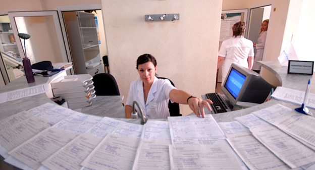 Регистратура в поликлинике. Фото: Иван Журавлев / Югополис