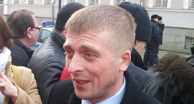 Мужчина, который был выведен службой охраны ПАРНАС во время презентации доклада о Чечне. Москва, 23 февраля 2016 г. Фото Олега Краснова для "Кавказского узла"