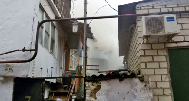 Пожар в жилом доме на улице Батырая. Махачкала. Фото: Людмила Магомедова http://chernovik.net/