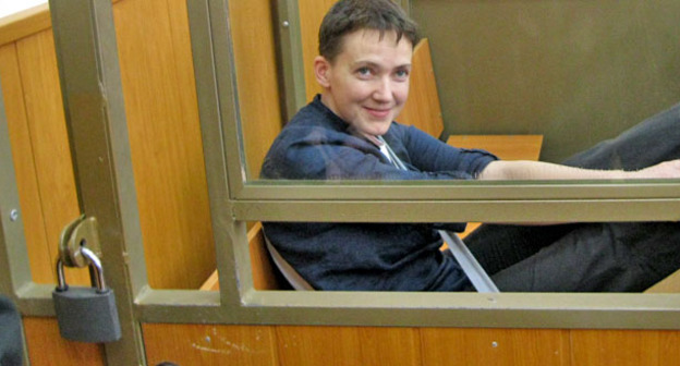 Надежда Савченко в Донецком городском суде во время перерыва, 22 марта 2016 года. Фото Константина Волгина для "Кавказского узла"