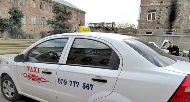 Такси. Ереван. Фото Армине Мартиросян для "Кавказского узла"
