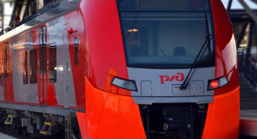 Электропоезд "Ласточка". Фото: http://bloknot-krasnodar.ru/news/mezhdu-krasnodarom-i-rostovom-nachnut-kursirovat-l-728070 Электропоезд "Ласточка". Фото: http://bloknot-krasnodar.ru/news/mezhdu-krasnodarom-i-rostovom-nachnut-kursirovat-l-728070