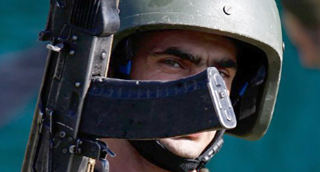 Сотрудник спецслужб. Фото: © Владимир Аносов, ЮГА.ру, https://www.yuga.ru/news/393682/