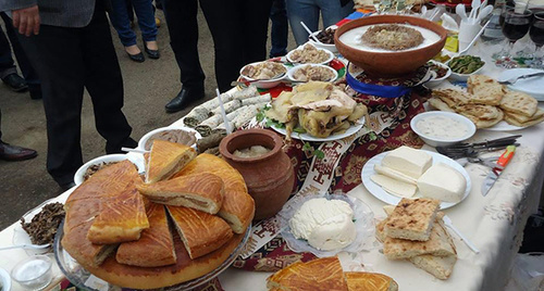 Пасхальный стол. Фото Алвард Григорян для "Кавказского узла" Пасхальный стол. Фото Алвард Григорян для "Кавказского узла"