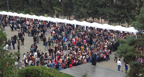 В городе Мартуни Мартунинского района Нагорного Карабаха отмечают Пасху. Фото Алвард Григорян для "Кавказского узла" В городе Мартуни Мартунинского района Нагорного Карабаха отмечают Пасху. Фото Алвард Григорян для "Кавказского узла"