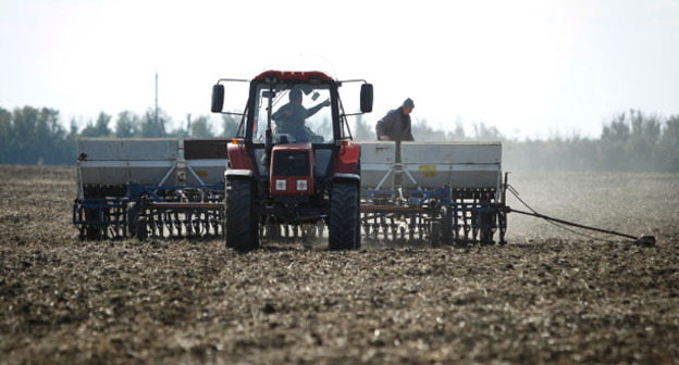 Сельскохозяйственные работы. Фото https://www.yuga.ru/news/391876