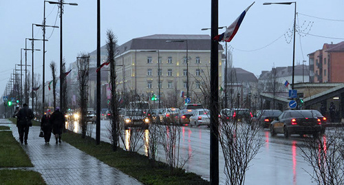 Улица Грозного. Фото Магомеда Магомедова для "Кавказского узла" Улица Грозного. Фото Магомеда Магомедова для "Кавказского узла"