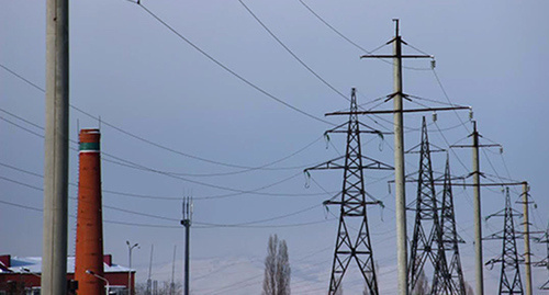 ЛЭП в Грозном. Фото Магомеда Магомедова для "Кавказского узла" ЛЭП в Грозном. Фото Магомеда Магомедова для "Кавказского узла"