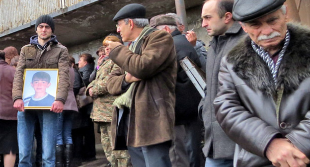 Похороны 12-летнего ребенка, погибшего 2 апреля в селе Зораван Мартунинского района Нагорного Карабаха. 4 апреля 2016 г. Фото Алвард Григорян для "Кавказского узла"