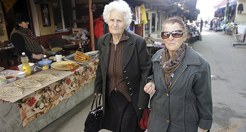 Рынок Степанакерта 05.05.2016 Фото: © SPUTNIK/ ASATUR YESAYANTS, http://www.sputnikarmenia.ru/photo/20160405/2785693.html Рынок Степанакерта 05.05.2016 Фото: © SPUTNIK/ ASATUR YESAYANTS, http://www.sputnikarmenia.ru/photo/20160405/2785693.html