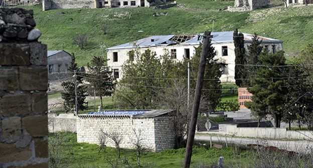 Село Талиш после обстрелов. Фото: © Sputnik/ Asatur Yesayants, http://www.sputnikarmenia.ru/karabah/20160407/2840930.html