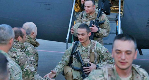 Грузинские военные, участвовавшие в миссии НАТО "Решительная поддержка" в Афганистане, вернулись на родину. 25 апреля 2016 г. Фото: Министерство обороны Грузии