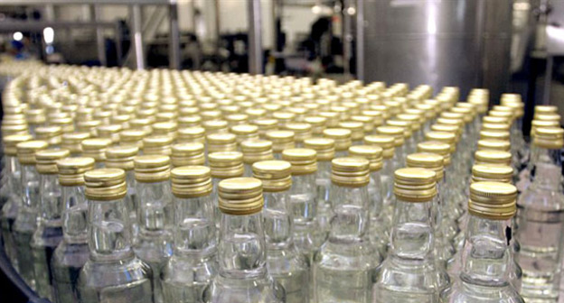 Завод по производству алкоголя. КБР. Фото http://kbrria.ru/proisshestviya/v-kbr-v-2015-godu-byli-prikryty-32-podpolnyh-proizvodstva-alkogolya-11927