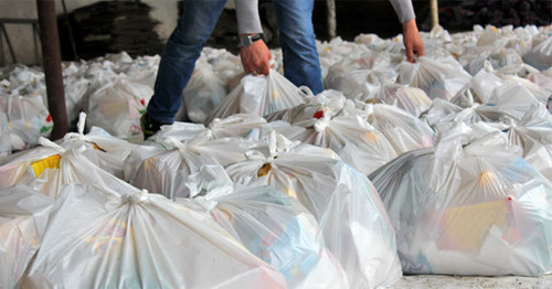 Мешки с продуктами. Ингушетия, 29 апреля 2016 г. Фото Магомеда Тачиева