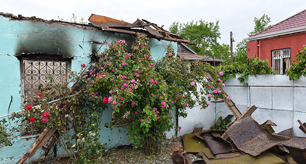 Разрушенный дом Агдамского района Азербайджана. Фото: © SPUTNIK/ MURAD ORUJOV, http://ru.sputnik.az/photo/20160502/404956119.html