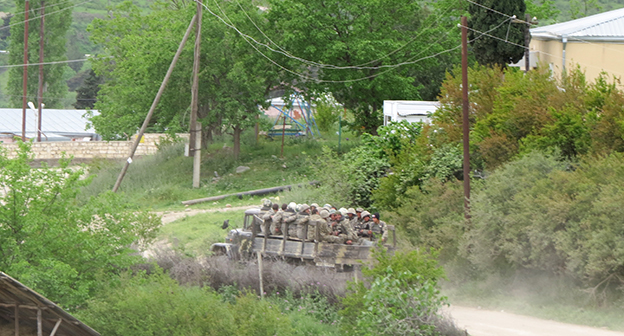 Военные в селе Тагиш, НКР. Фото Алвард Григорян для "Кавказского узла"