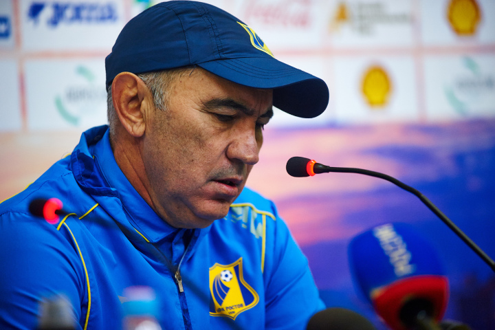 Тренер ФК "Ростов" Курбан Бердыев. Фото: http://www.fc-rostov.ru/media/gallery/25395/album#36 Тренер ФК "Ростов" Курбан Бердыев. Фото: http://www.fc-rostov.ru/media/gallery/25395/album#36