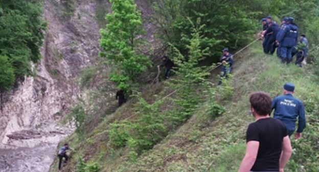 Поиски Адлана Вараева. Фото: http://95.mchs.gov.ru/pressroom/news/item/3640715/