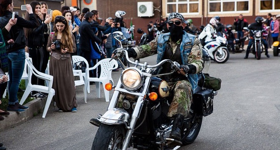 На открытие мотосезона в Дагестан приехали байкеры из других регионов России. Махачкала, 7 мая 2016 г. Фото Раи Бийболатовой для “Кавказского узла”. На открытие мотосезона в Дагестан приехали байкеры из других регионов России. Махачкала, 7 мая 2016 г. Фото Раи Бийболатовой для “Кавказского узла”.