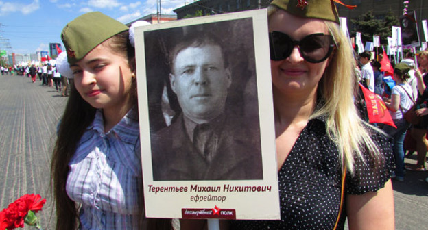 Участники шествия "Бессмертный полк". Волгоград, 9 мая 2016 г. Фото Вячеслава Ященко для "Кавказского узла"