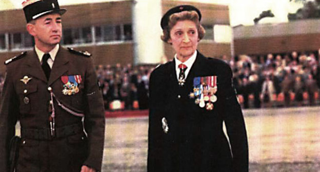 Эльмесхан Хагундокова (слева) Фото: http://tmblagodat.ru/zhizn-teatra/nasha-zemlyachka-geroinya-frantsii/