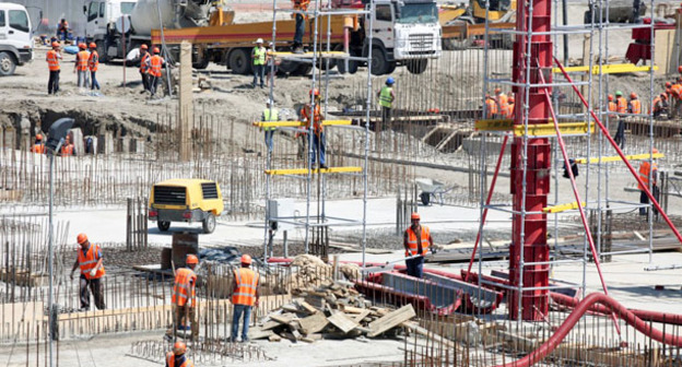 Строительство стадиона "Ростов-Арена". Фото http://privet-rostov.ru/fifa/print:page,1,1173-v-rostove-mogut-dosrochno-postroit-stadion-rostov-arena-k-chm-2018.html