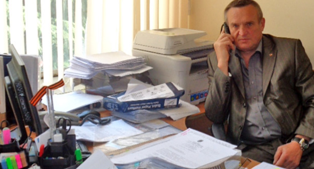 Игорь Васильев в департаменте имущественных отношений. Фото Светланы Кравченко для "Кавказского узла"