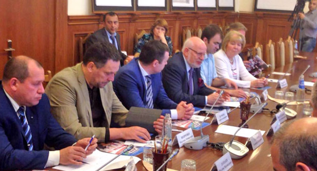 Выездное заседание СПЧ в регионах СКФО. 31 мая 2016 г. Фото http://www.president-sovet.ru/presscenter/multimedia/photo/view/201/