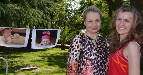 Детская фотовыставка под открытым небом в сквере. Сочи, 2 июня 2016 г. Фото Светланы Кравченко для "Кавказского узла"