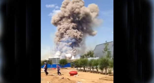 Пожар на военном полигоне Ашулук в Астраханской области. 20 июня 2016 г. Кадр из видео пользователя Азамат Кайрлапов https://www.youtube.com/watch?v=KsKrz2Zr6vA