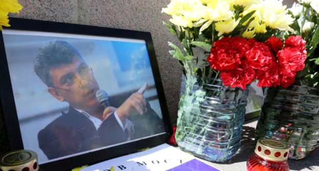 Портрет Бориса Немцова на Москворецком мосту. Фото: Ivan Trefilov (RFE/RL)