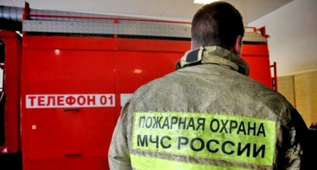 Сотрудник МЧС. Фото: Валентина Мищенко / Югополис