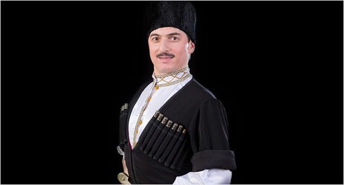 Участник ансамбля «Лезгинка» Исамудин Раджабов. Фото ансамбля сайта "Лезгинка", lezginka.com/sostav-ansamblja/radzhabov-isamudin-radzhabovich.html