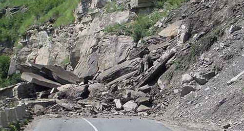 Обвал на горной дороге в Чечне

Фото: http://kavtoday.ru/16311
© www.kavtoday.ru. 