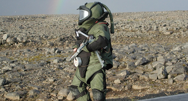 Сапёр ЮВО. Фото: http://www.arms-expo.ru/materials/vooruzhenie_i_voennaya_tekhnika/sapyery_yuvo_v_chechne_razminirovali_rayon_mestnosti_pod_stroitelstvo_tets/