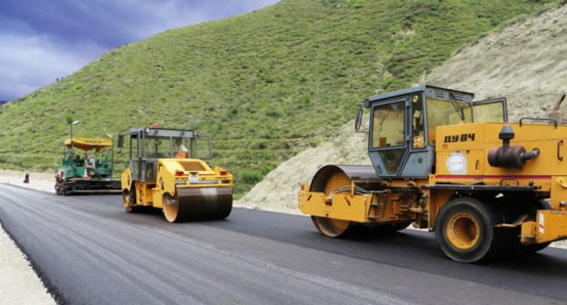 Ремонт дороги «Ботлих – Карата». Фото http://www.riadagestan.ru/