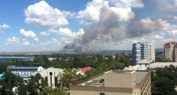Дым от пожара на городской свалке в Анапе. Фото https://www.yuga.ru/news/400004/