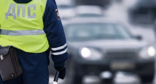 Сотрудник ГИБДД. Фото www.riadagestan.ru