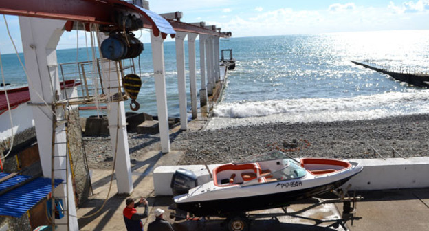 Пляж в Сочи. Фото Светланы Кравченко для "Кавказского узла"