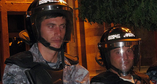 Полиция Еревана. Фото Тиграна Петросяна для "Кавказского узла"