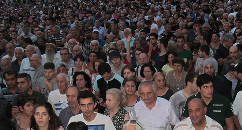 Шествие оппозиции в Ереване. Фото Тиграна Петросяна для "Кавказского узла"